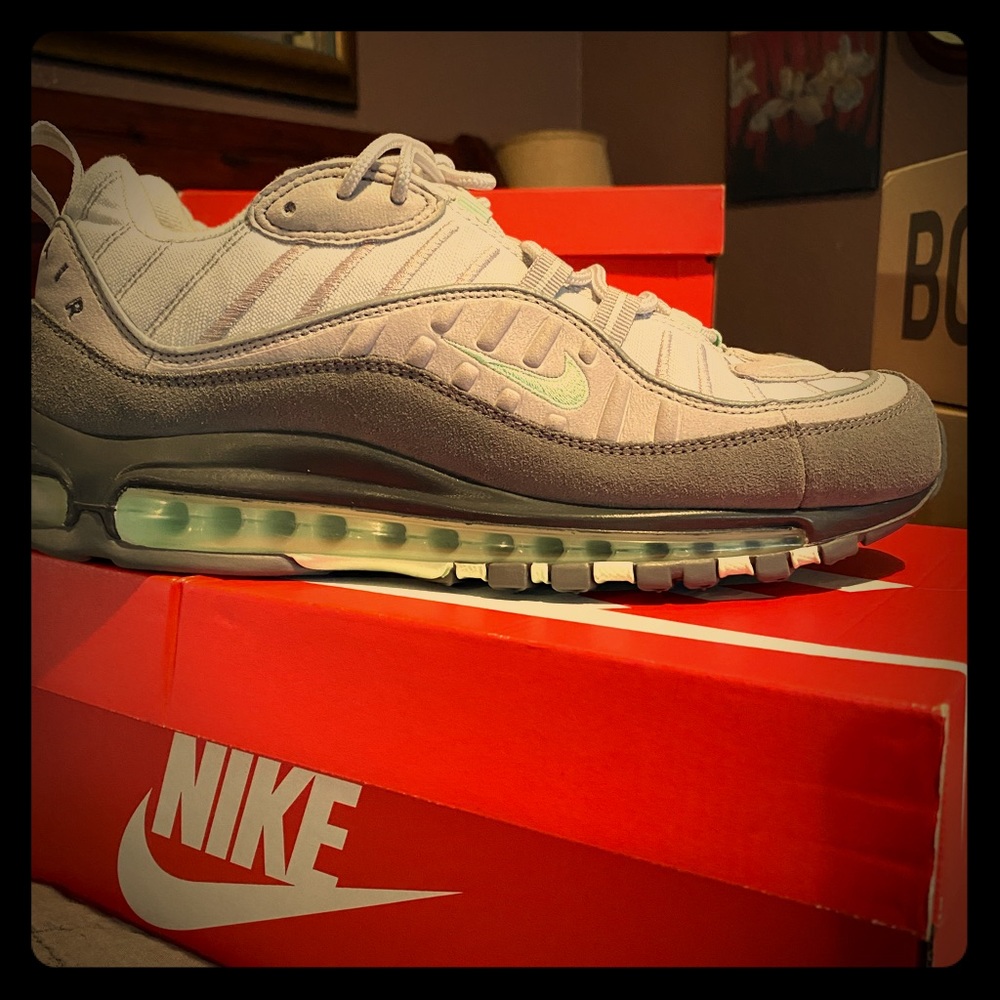 Nike Air Max 98, Vast Grey Mint, size 9.5M